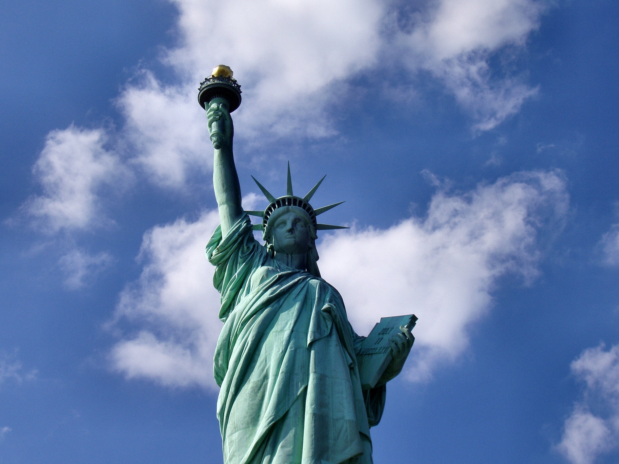 cloud-sky-new-york-manhattan-monument-statue-675349-pxhere.com.jpg